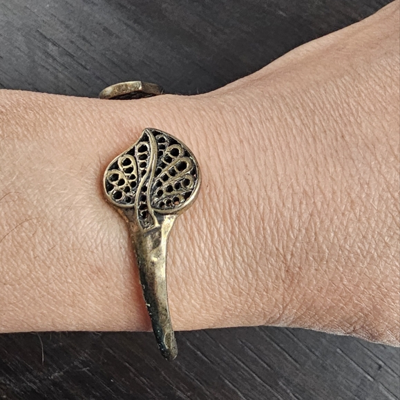 Lucky Brand Leaf Design Open Cuff - Picture 3 of 6